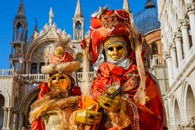 Máscaras venecianas de carnaval