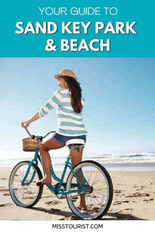 mujer en bicicleta en la playa
