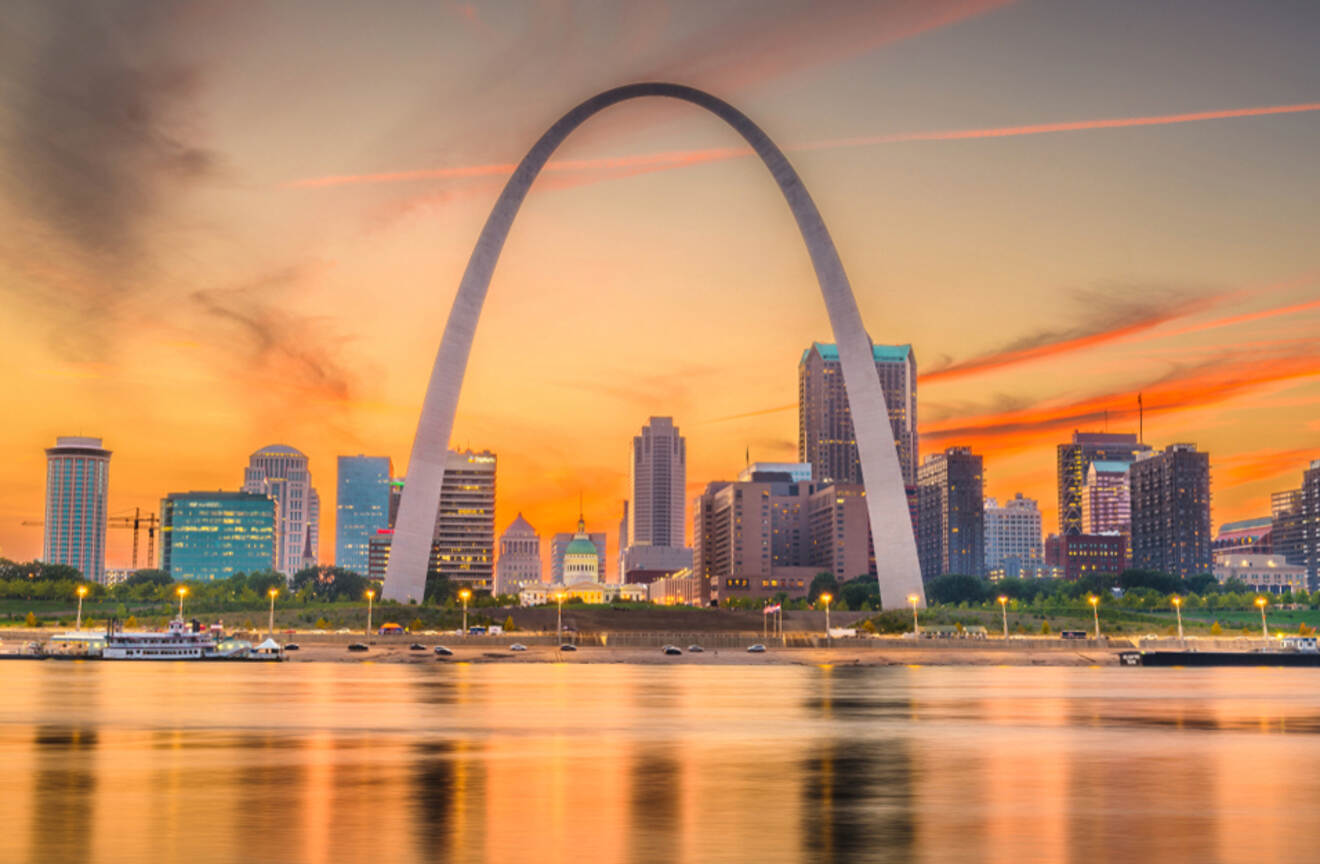 Vista panorámica de Saint Louis Missouri al atardecer